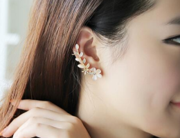 Flower Shape Rhinestone Right Ear Cuff Clip Golden Earring Stud